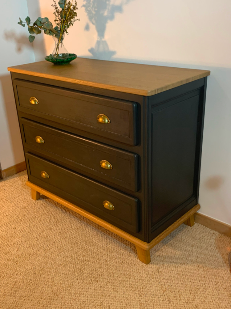 Commode chêne noir, meuble artisanal fabriqué en France.